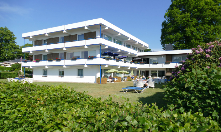 Hotel Diekseequell Bad Malente Dieksee Diekseepromenade Liegewiese Aussenansicht